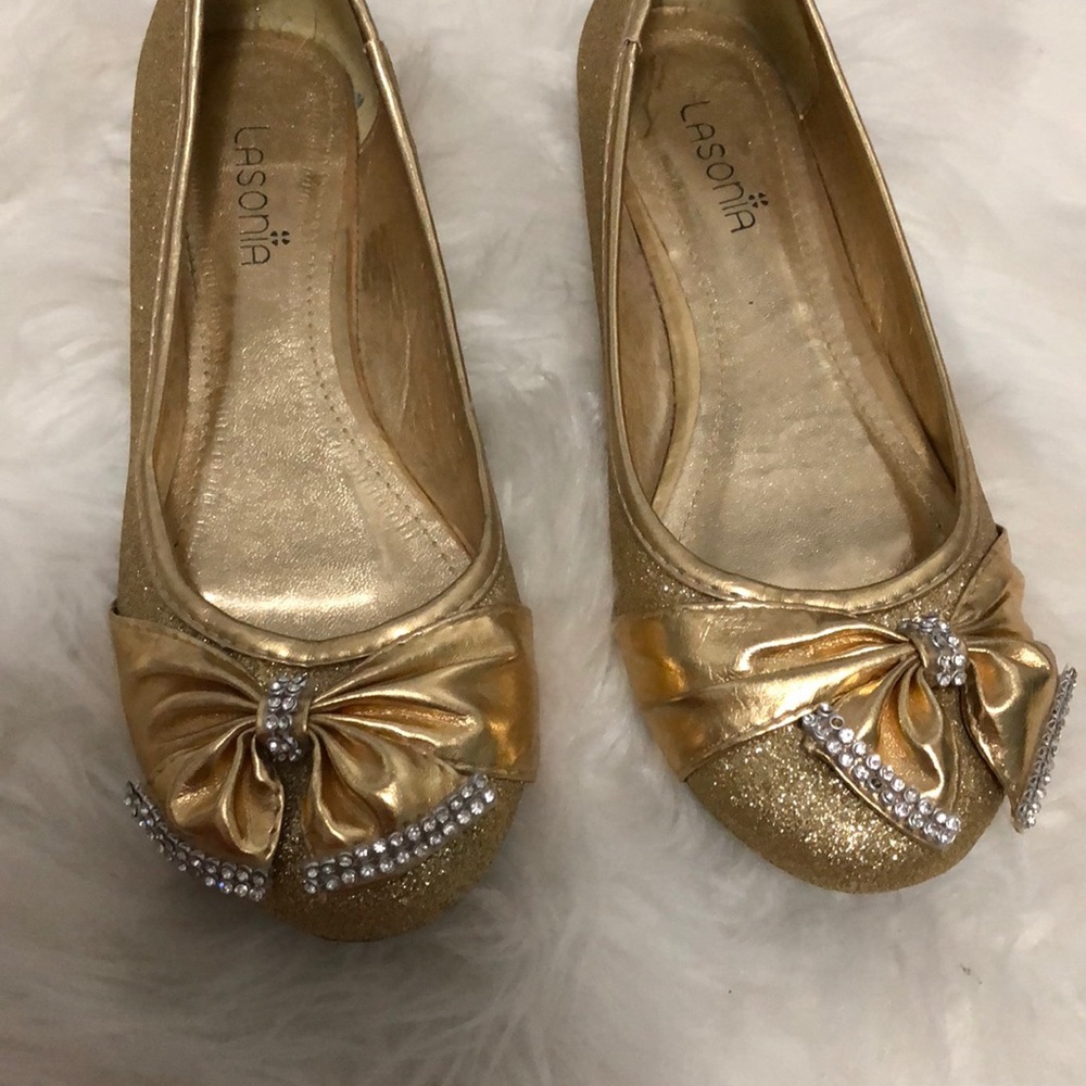 Gold flats - Picture 2 of 4